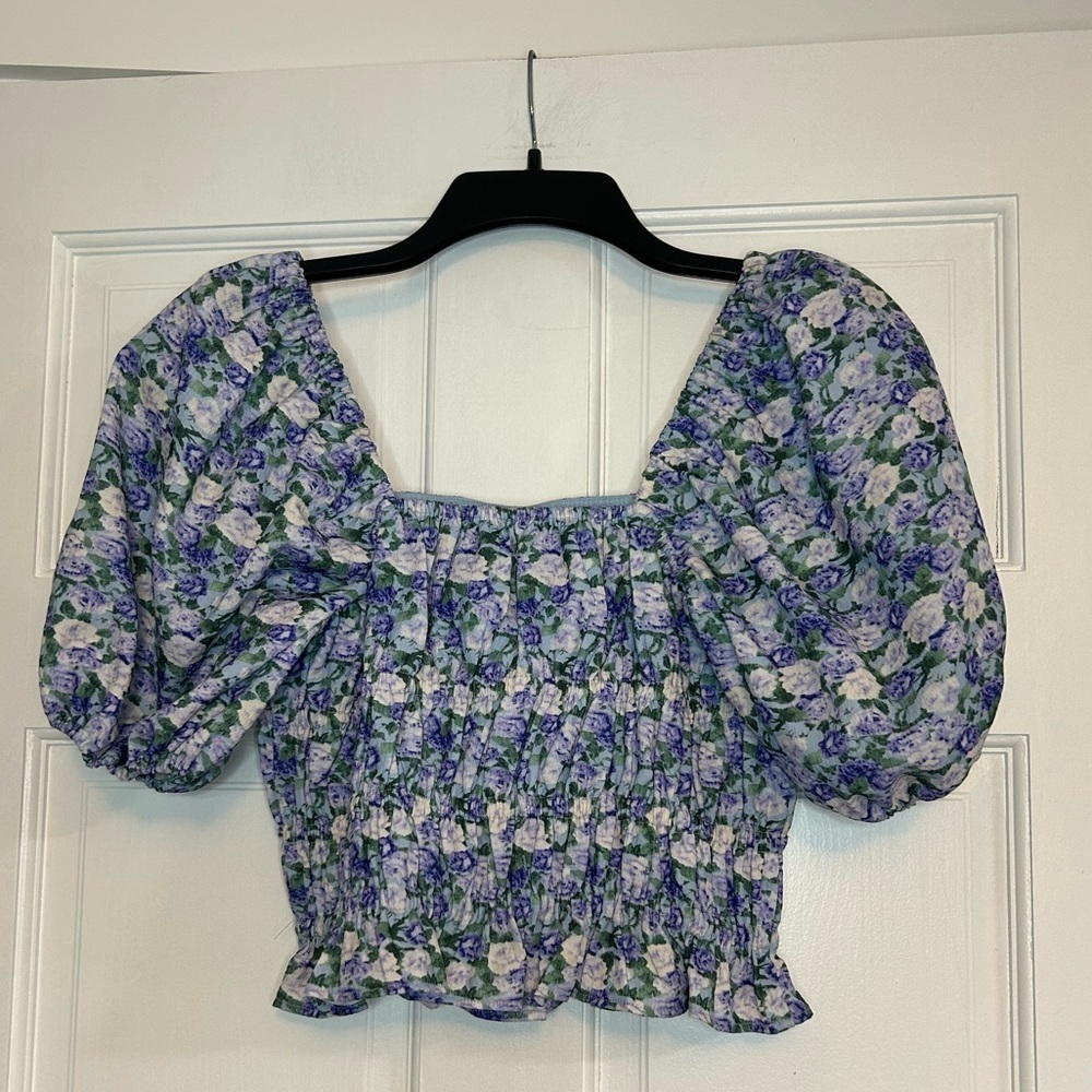 English Factory Floral Shirred Puff Sleeve Floral Crop Top - Picture 2 of 3
